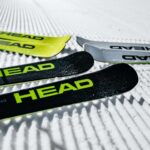 zbliżenie na końcówki trzech par nart head